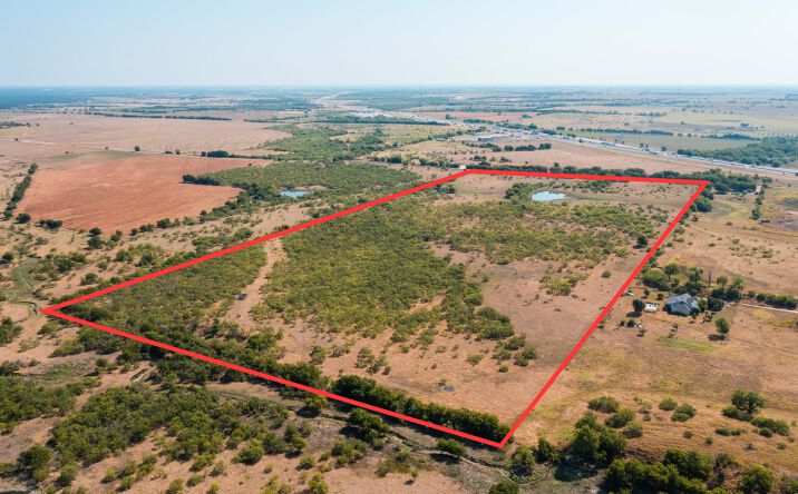 Pictures of Land property located at County Rd 304 W, Jarrell, TX 76537 for sales - image #1