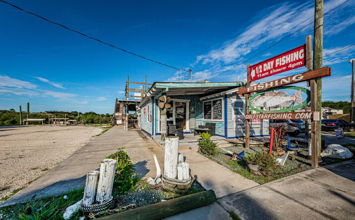 image of property at 607 ISLAND DR Tarpon Springs FL 34689