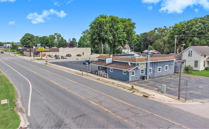 Pictures of Business for Sale, Retail property located at 69213 M-62, Edwardsburg, MI 49112 for sales - image #1