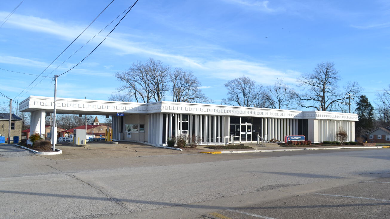 119 S Middle St, Grayville, IL 62844