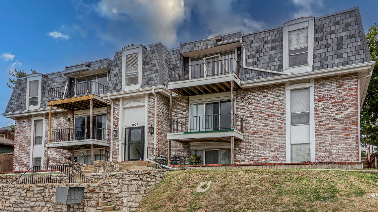 3909 Kenwood Ave, Kansas City, MO 64110 Multifamily Property for Sale