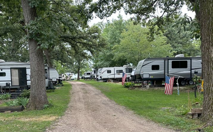 Pictures of Mobile Home Park property located at 4611 E 22nd Rd, Leland, IL 60531 for sales - image #1