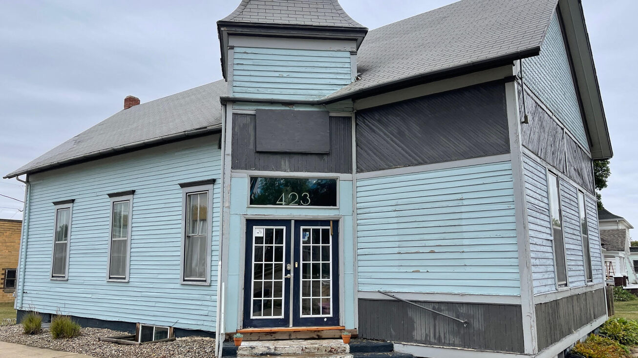 423 4th Street, Correctionville, IA 51016