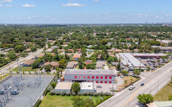 Pictures of Retail property located at 14444 W Dixie Hwy, Miami, FL 33161 for sales - image #1