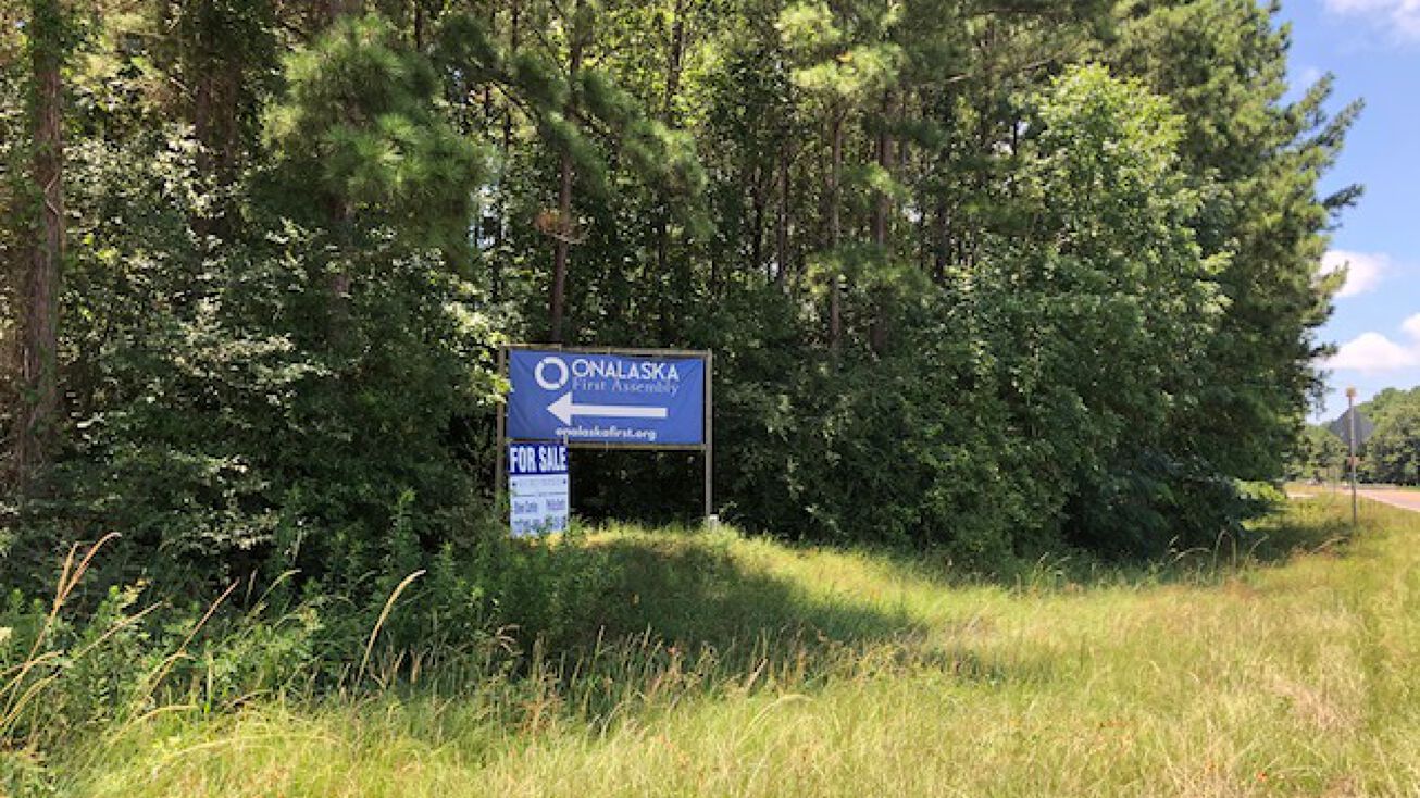 135 Old Trinity Rd S, Onalaska, TX 77360