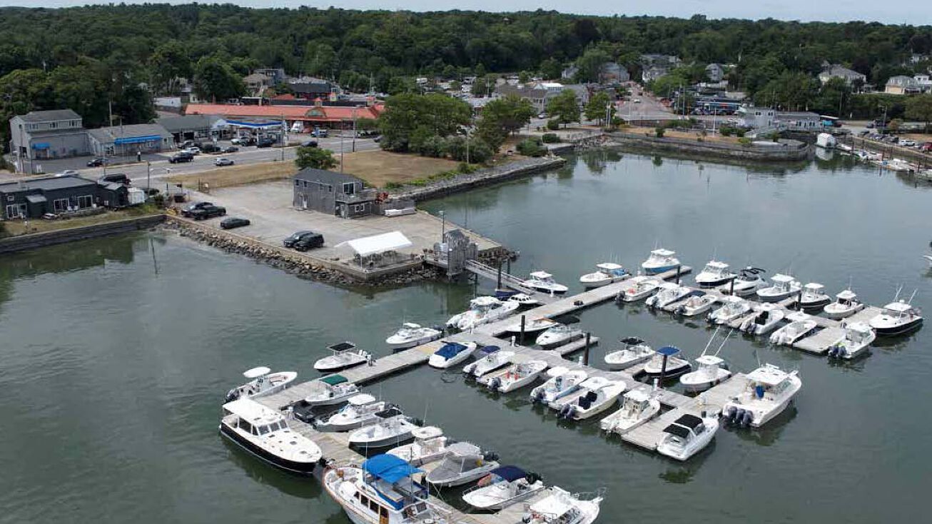 26 Summer St, Hingham, MA 02043