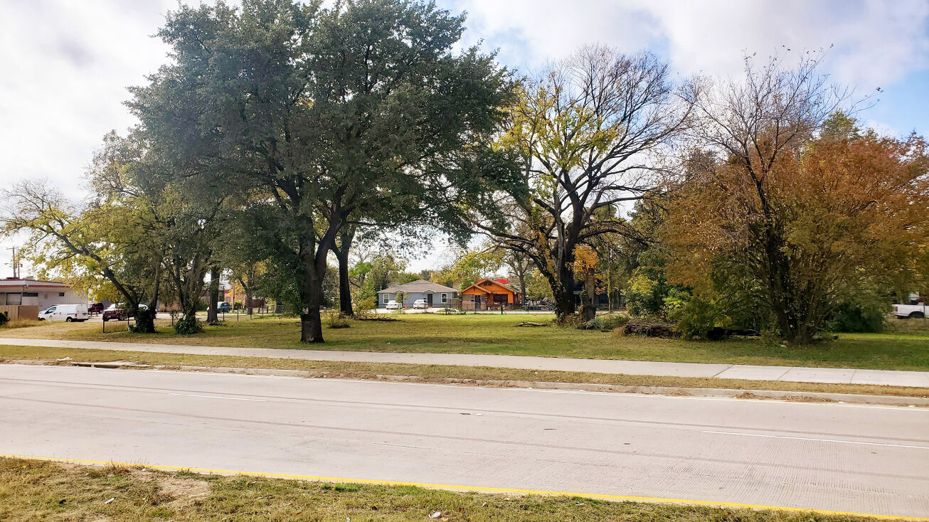 5300 Colonial Ave, Dallas, TX 75215