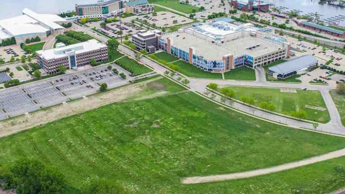 201 E 5th St, Dubuque, IA 52001