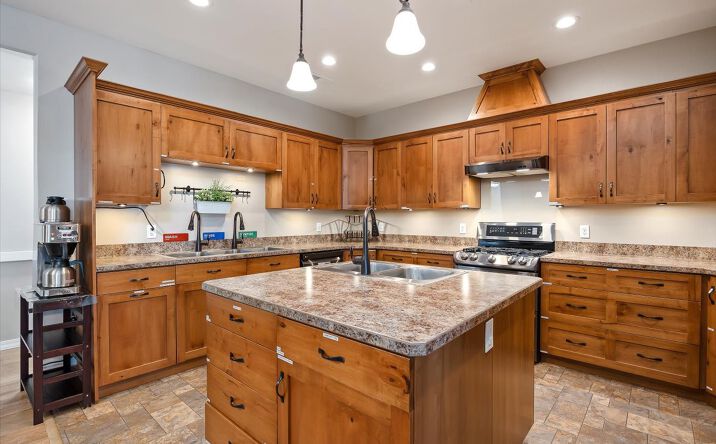 Pictures of Hospitality, Mixed Use, Multifamily, Senior Living property located at 1221 21st St, Heyburn, ID 83336 for sales - image #1