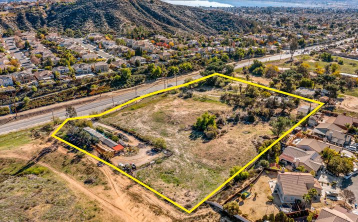Pictures of Land property located at 28769 Lake St, Lake Elsinore, CA 92530 for sales - image #1