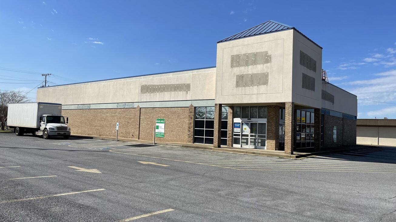 1 N Broadway Ave, Sylacauga, AL 35150 Retail Property for Sale