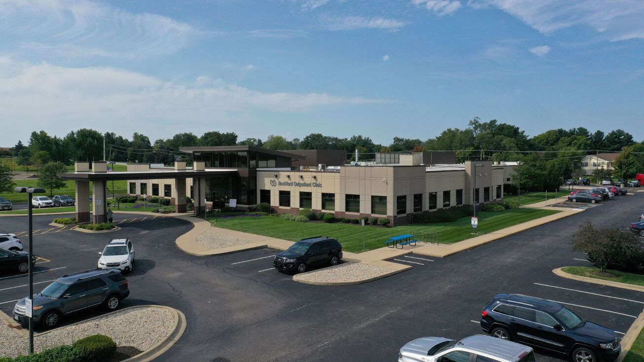 816 Featherstone Rd, Rockford, IL 61107