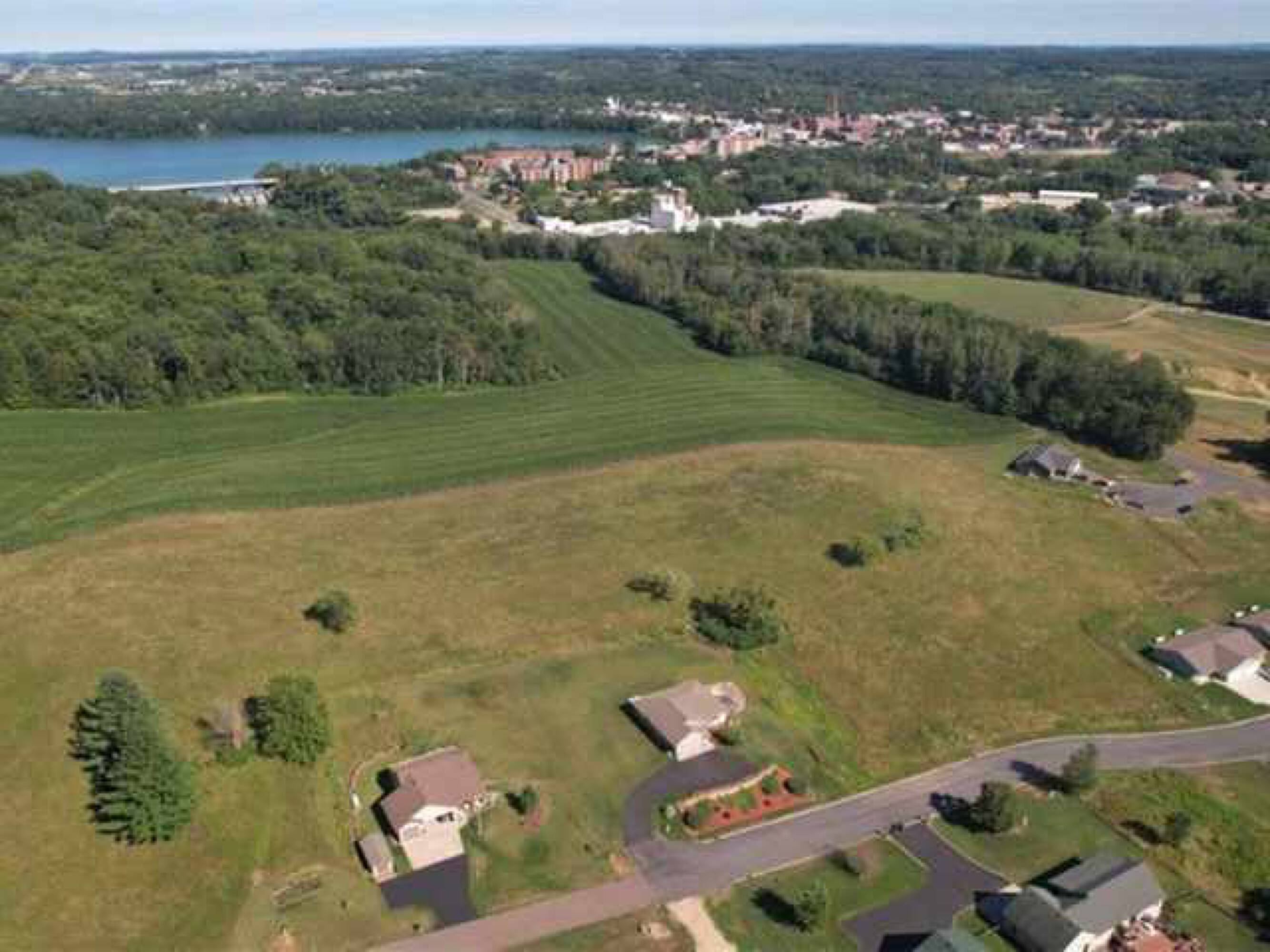 226 Amber View St, Menomonie, WI 54751