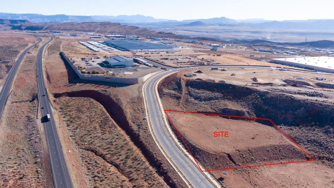 400 Foothills Canyon Drive, Apple Valley, UT 84737