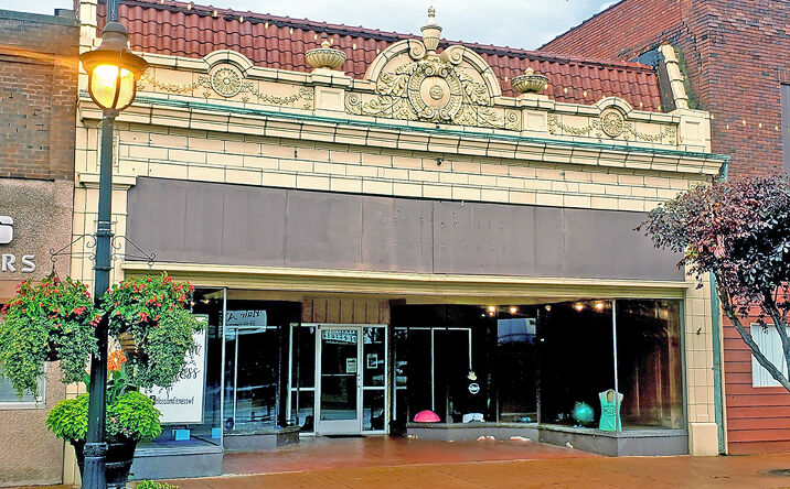 Pictures of Retail property located at 126 E Main St, West Frankfort, IL 62896 for sales - image #1