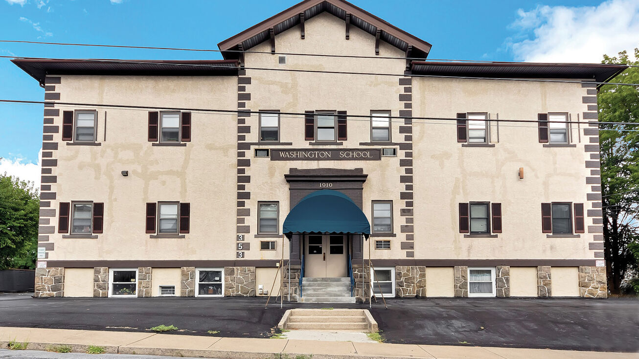 347 Broad St, Emmaus, PA 18049