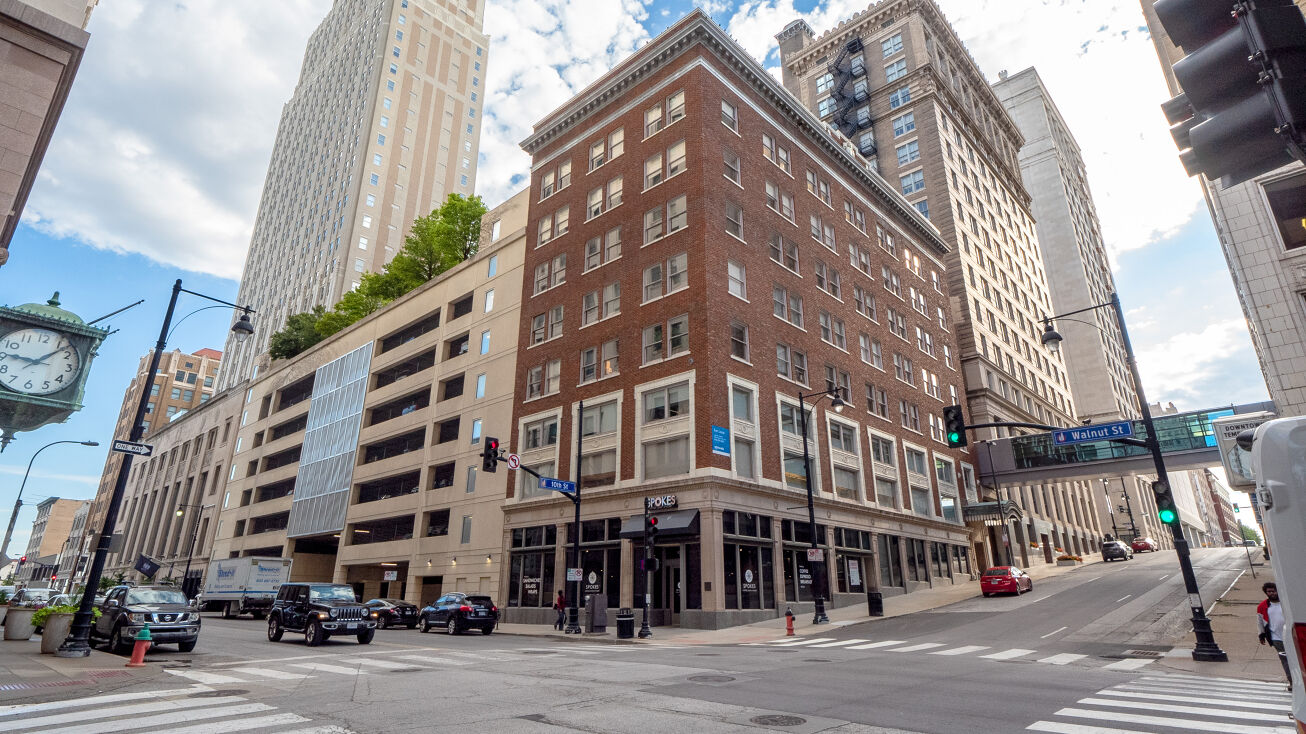 929 Walnut St, KCMO, MO 64106