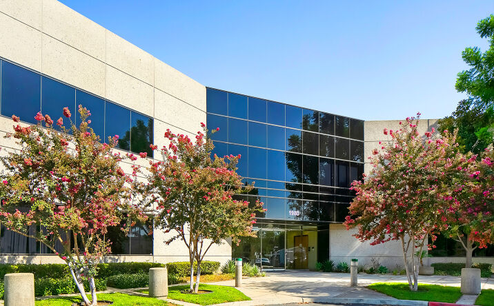 Pictures of Office property located at 1980 Orange Tree Ln, Redlands, CA 92374 for sales - image #1