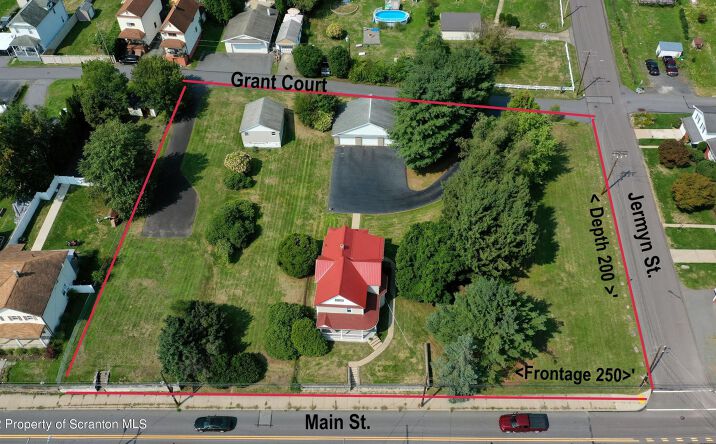 Pictures of Multifamily, Office, Mixed Use property located at 961 Main St, Dickson City, PA 18519 for sales - image #1