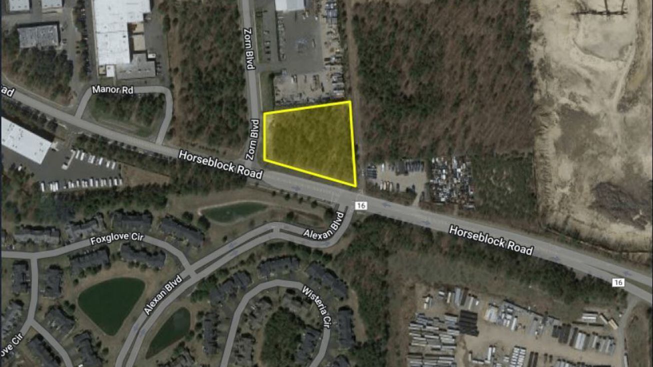 19 Zorn Blvd, Yaphank, NY 11980