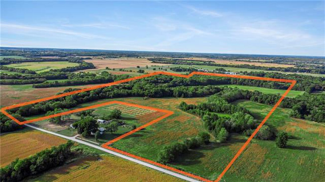 E 355th Street, Adrian, MO 64720