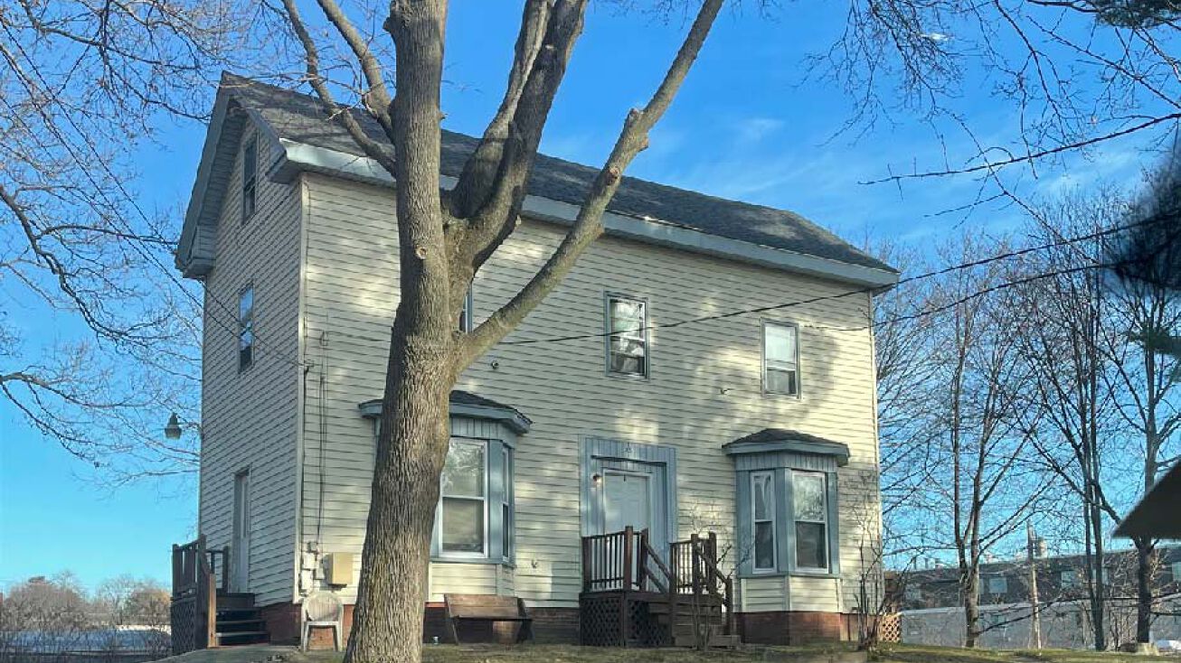 35 Burnham St, Portland, ME 04102