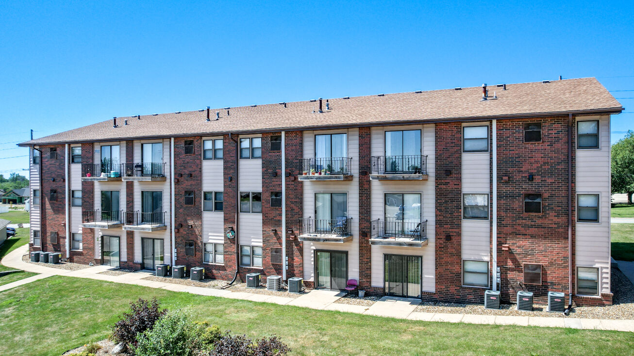 2510 S 6th St, Marshalltown, IA 50158