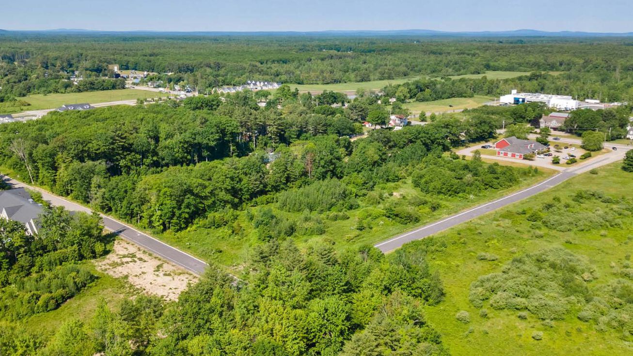 Eastview Pkwy, Saco, ME 04072