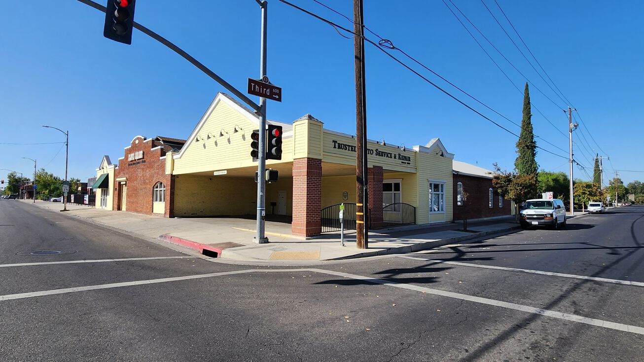 310 Clovis Ave, Clovis, CA 93612