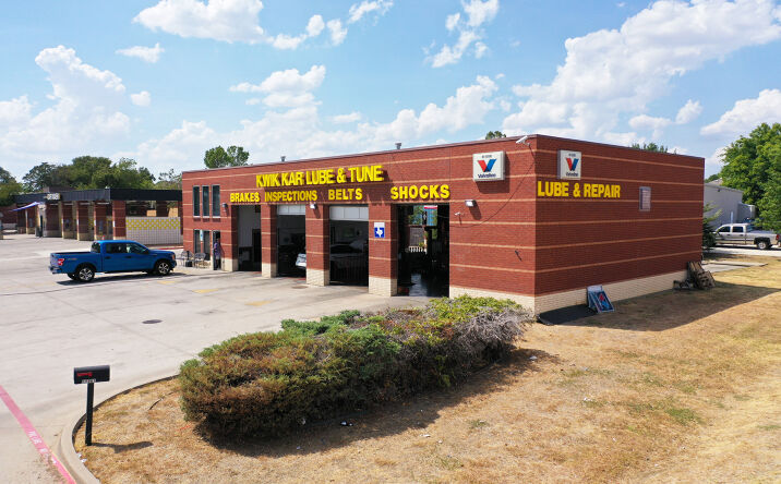 Pictures of Retail property located at 12961 Trinity Blvd, Euless, TX 76040 for comps - image #1