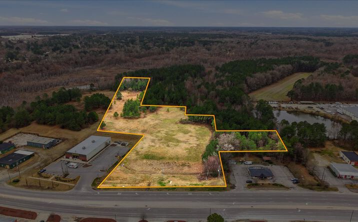 Pictures of Land, Multifamily, Self Storage property located at 429 W Market St, Smithfield, NC 27577 for sales - image #1