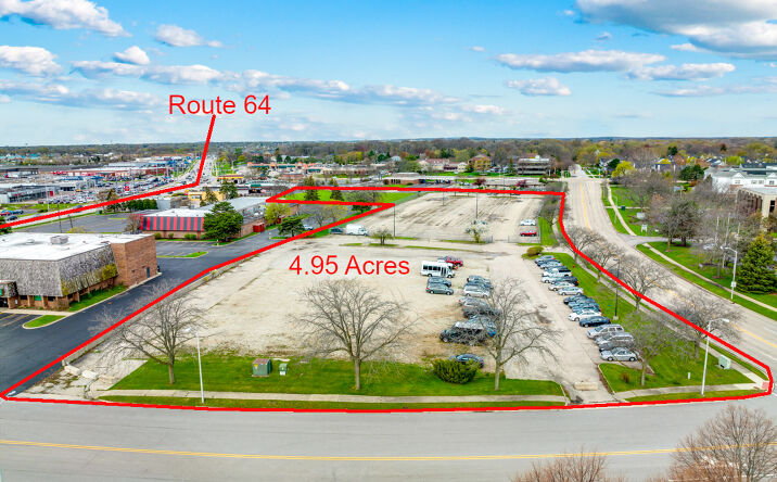 Pictures of Land property located at 151 Fieldgate Dr, St. Charles, IL 60174 for sales - image #1
