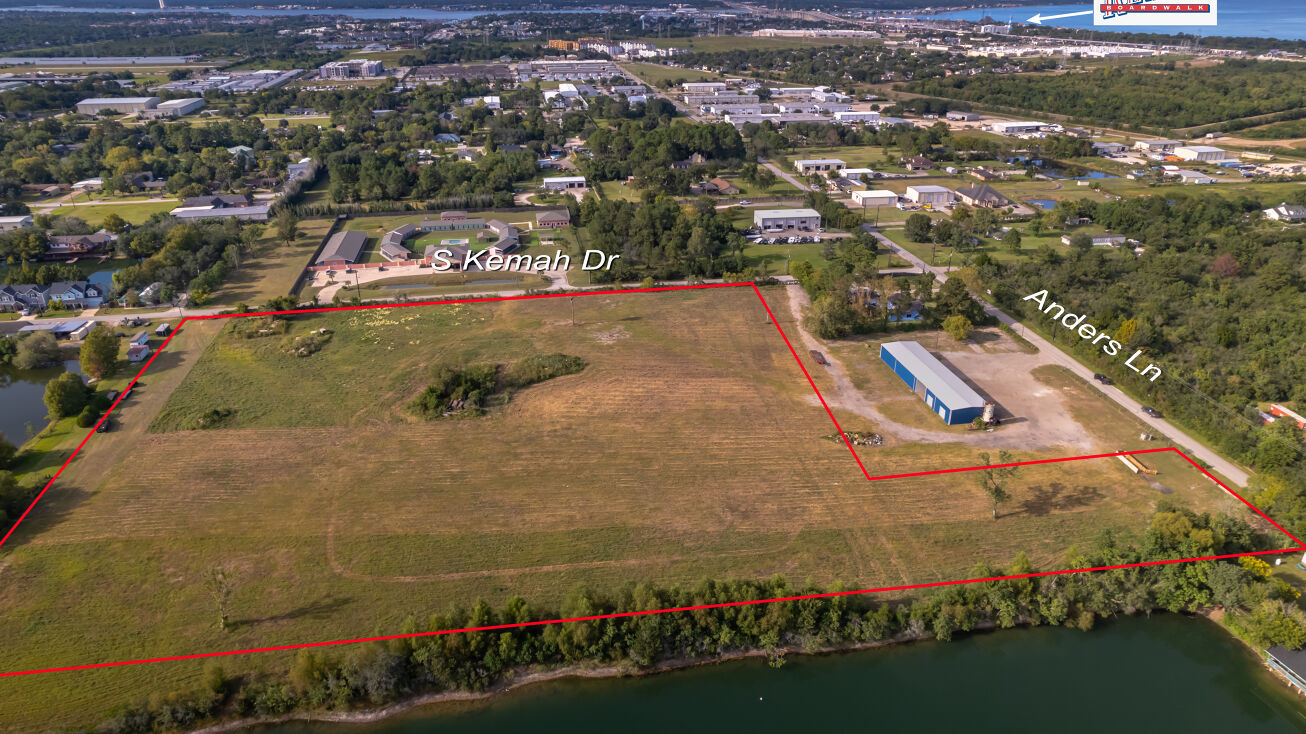 2522 Anders Ln, Kemah, TX 77565