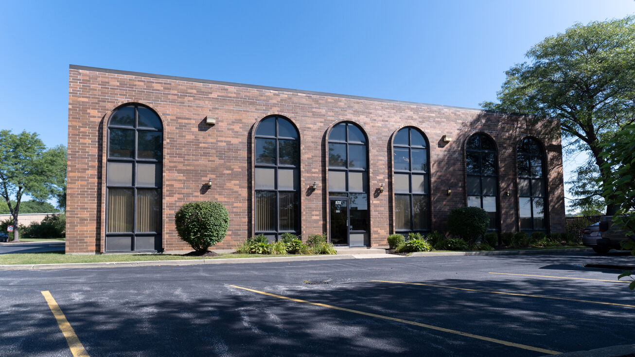 570 Estes Ave, Schaumburg, IL 60193