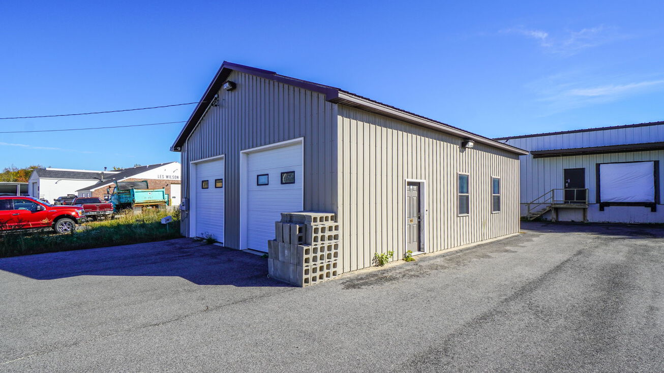 155 Warren Ave, Westbrook, ME 04092