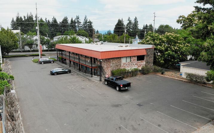 Pictures of Retail, Office property located at 18210 E Burnside St, Gresham, OR 97233 for sales - image #1