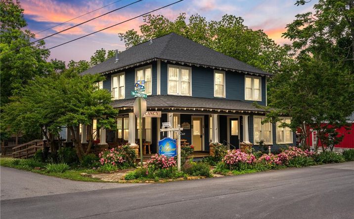 Pictures of Hospitality property located at 100 Washington Street, Mountain View, AR 72560 for sales - image #1