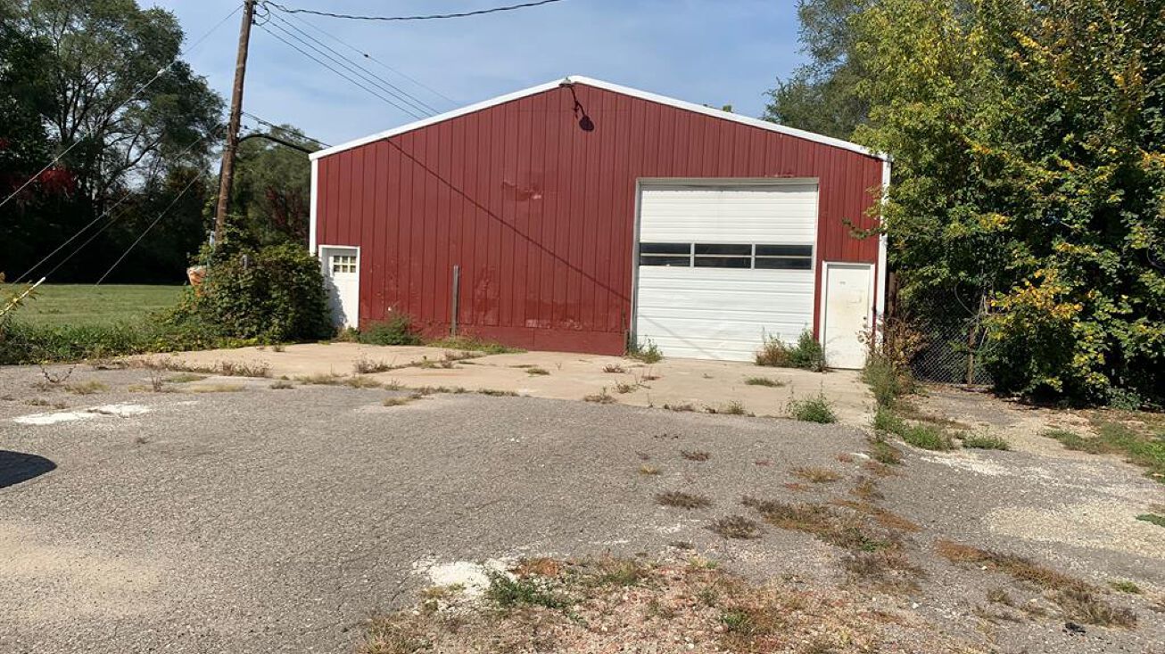 1555 E MICHIGAN Avenue, Ypsilanti Twp, MI 48198