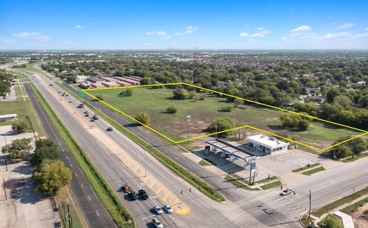 Pictures of Land property located at 9100 Poteet Jourdanton Fwy Acc Rd, San Antonio, TX 78224 for sales - image #1
