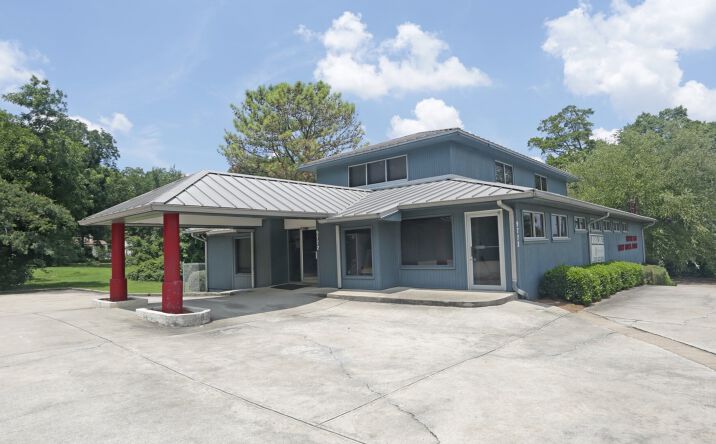 Pictures of Office property located at 9772 Parkway E, Birmingham, AL 35215 for sales - image #1