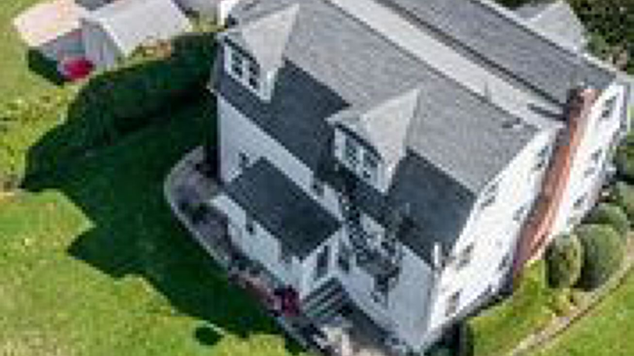 260 Mott Ave, Lawrence, NY 11559