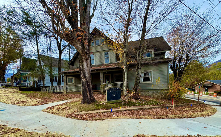 Pictures of Multifamily, Office, Retail property located at 99 Walnut St, Waynesville, NC 28786 for sales - image #1