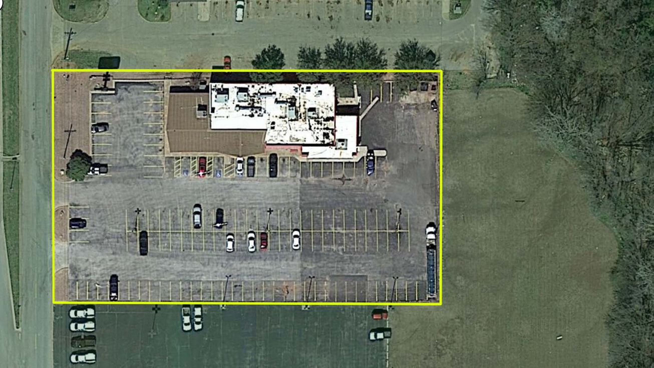 3001 S 4th St, Chickasha, OK 73018 Retail Property for Sale Former