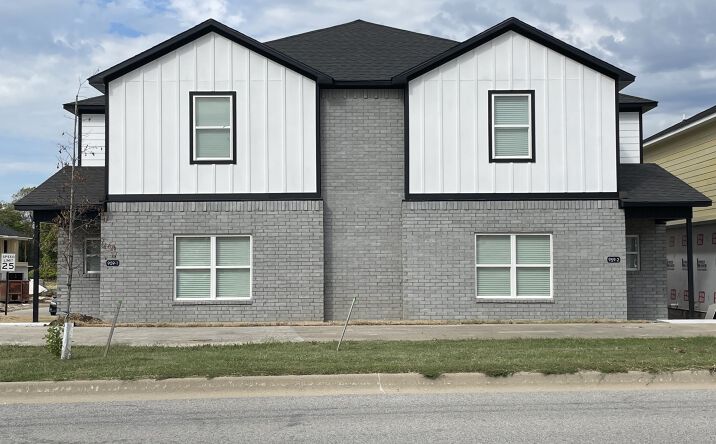 image of property at 877 S RUPPLE RD Fayetteville AR 72704-4071