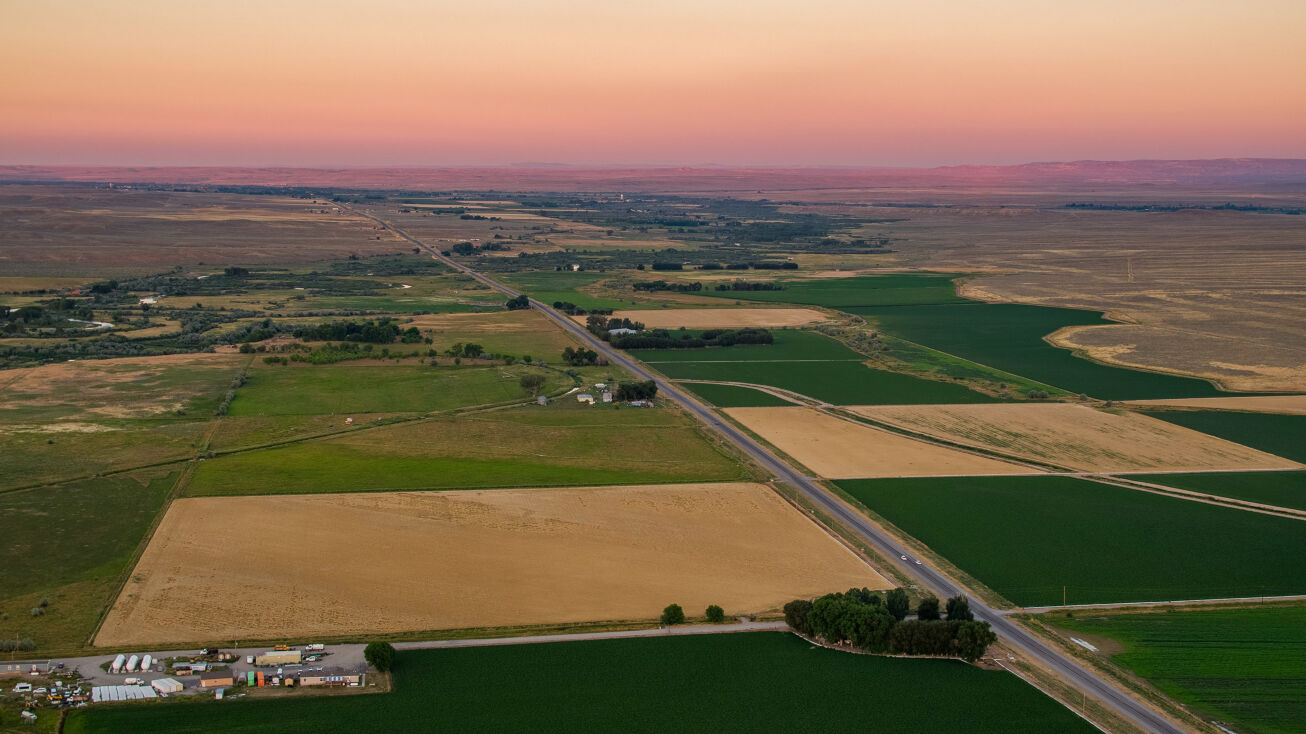 789 17 Mile Rd, Arapahoe, WY 82510