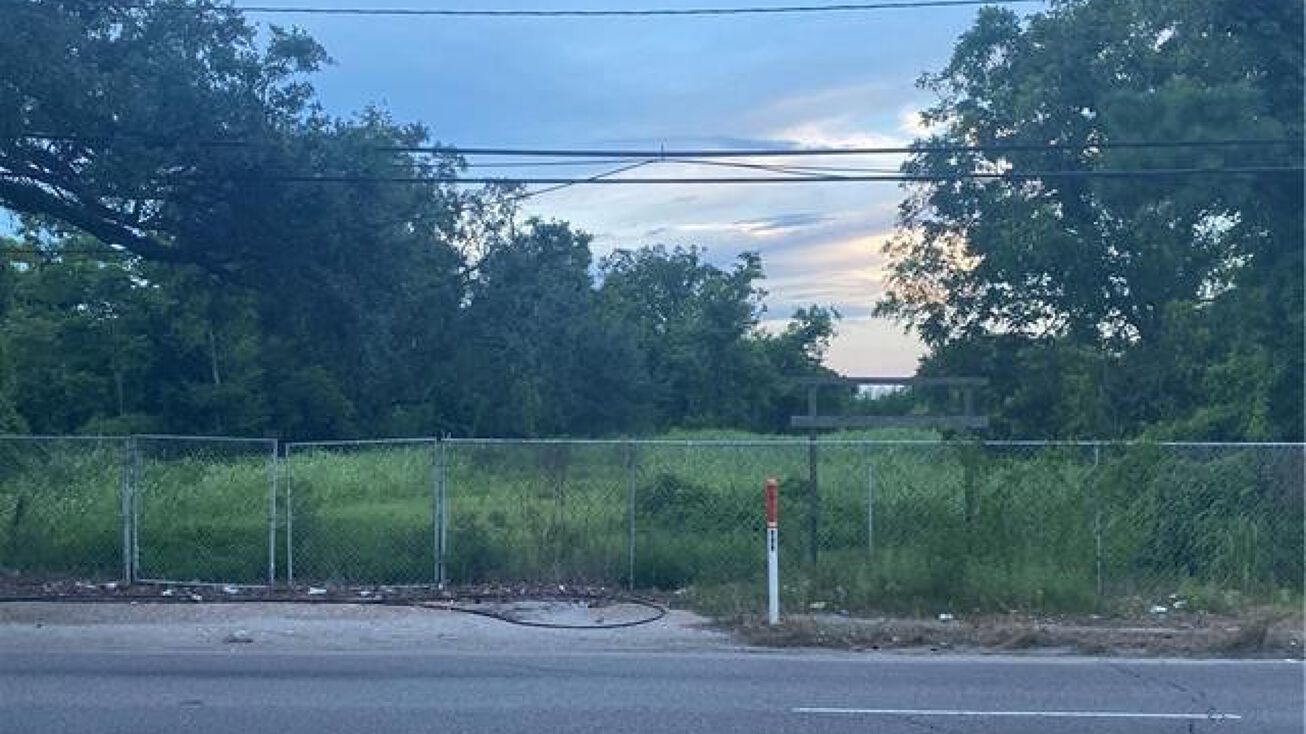 7421 Chef Menteur Hwy, New Orleans, LA 70126