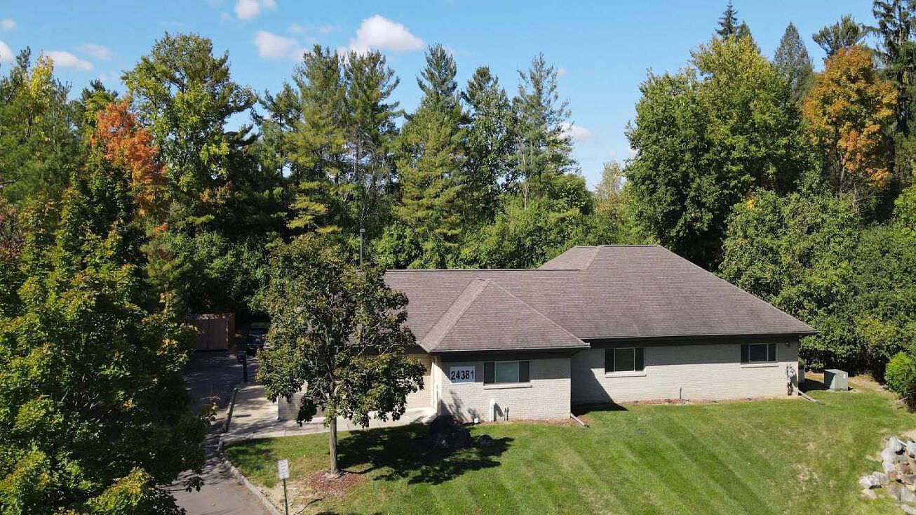 24381 Orchard Lake Road, Farmington Hills, MI 48336