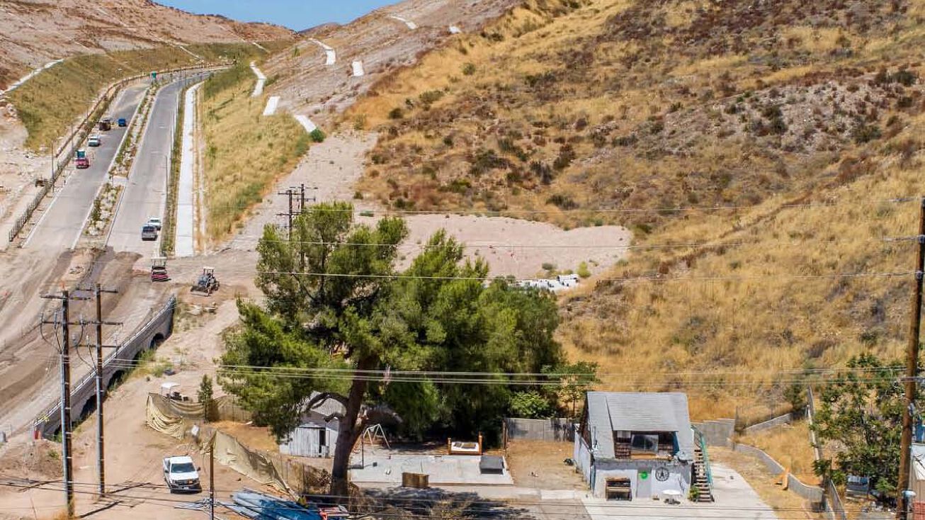 17789 Sierra Hwy, Santa Clarita, CA 91350