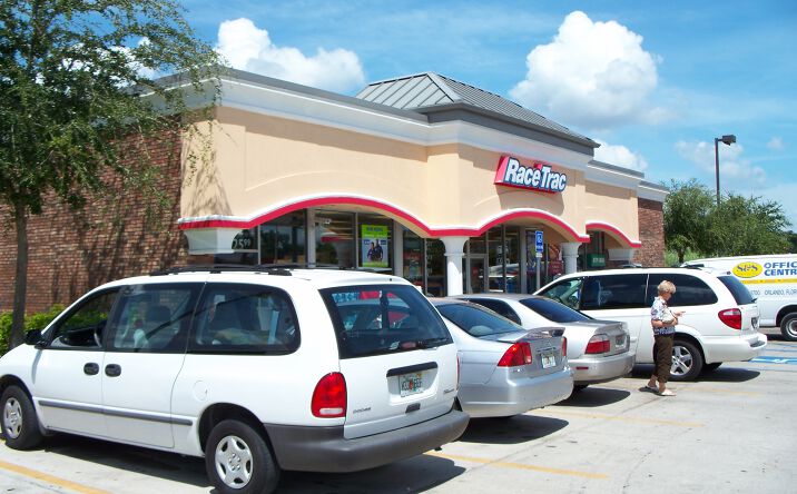 Pictures of Retail property located at 4098 S ORANGE AVE, Orlando, FL 32806 for comps - image #1