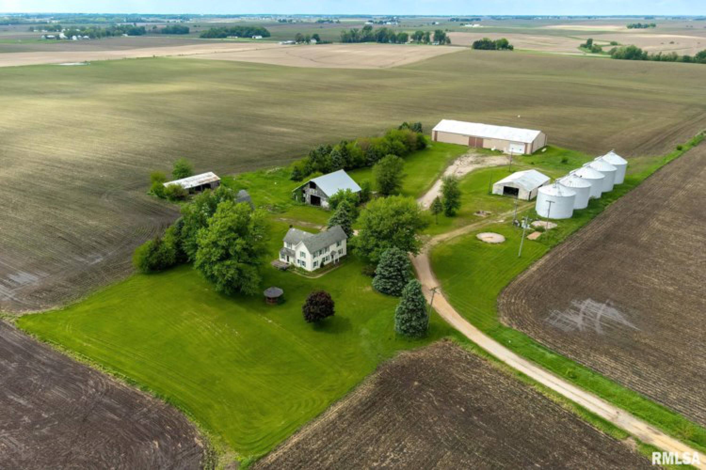 7936 Utica Ridge Rd, Davenport, IA 52807